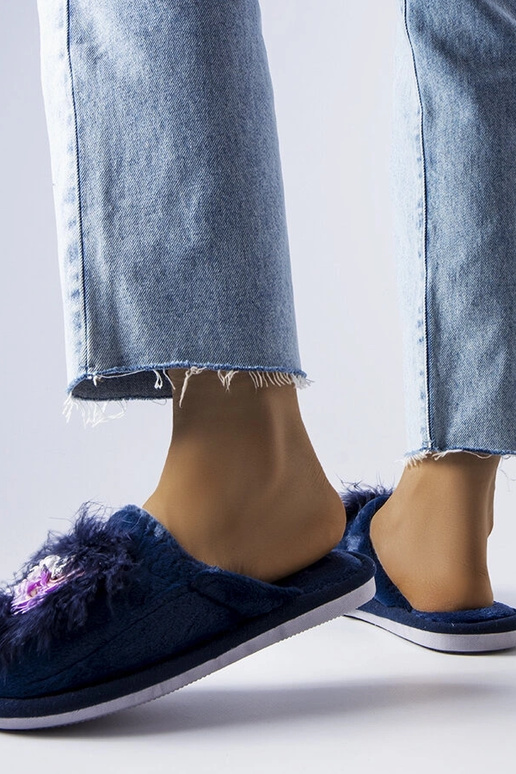 Black slippers with fur insulated Valle