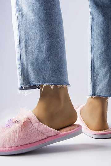 Black slippers with fur... 2