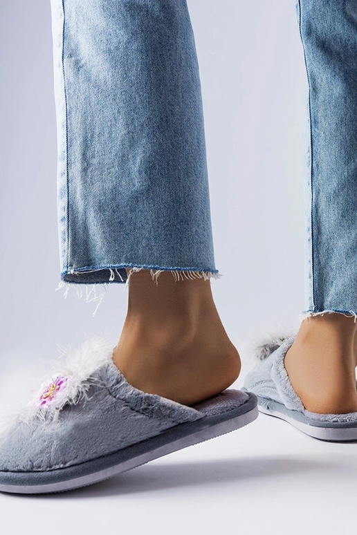 Black slippers with fur insulated Valle