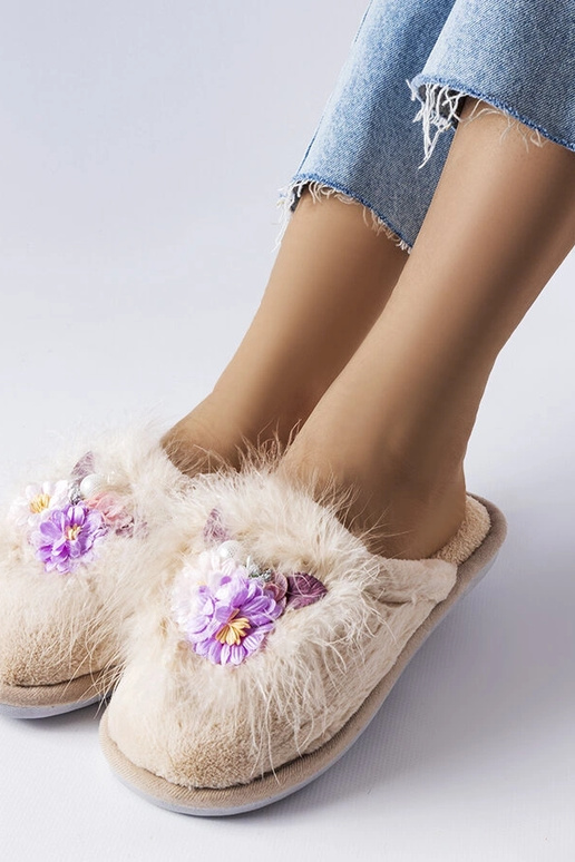 Black slippers with fur insulated Valle