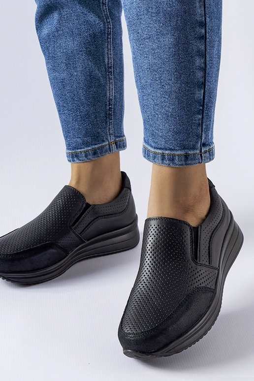 Czarne ażurowe sneakersy na koturnie...