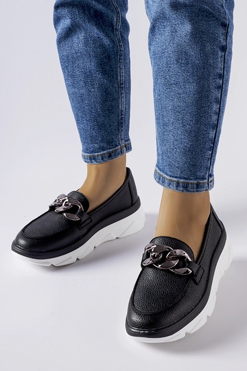 Czarne mokasyny z łańcuchem... 2