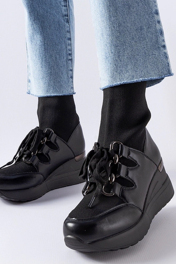 Black Valdez insulated boots