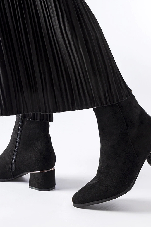 Czarne botki na niskim słupku Tayyib
