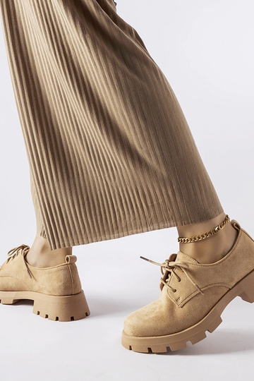 Brązowe półbuty na masywnej... 2