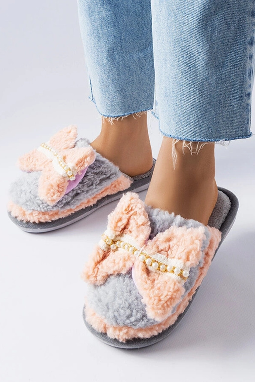 Black slippers with fur insulated Valle