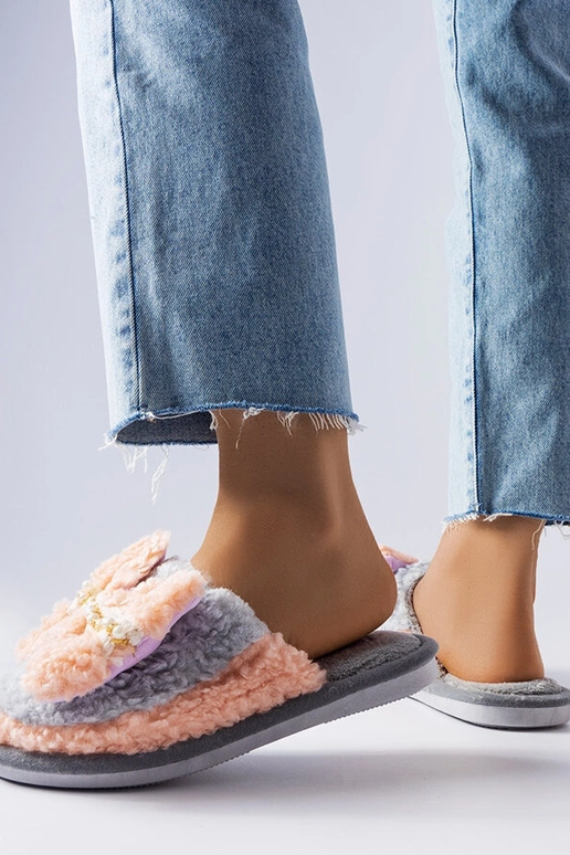 Black slippers with fur insulated Valle