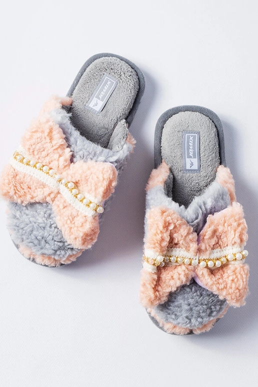 Black slippers with fur insulated Valle