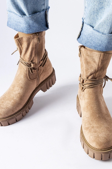 Beżowe botki z wiązaniem... 2