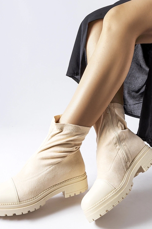 Black wedge heeled boots Etylioo