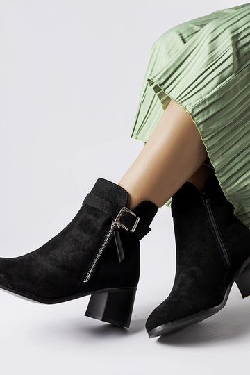 Czarne botki na niskim... 2