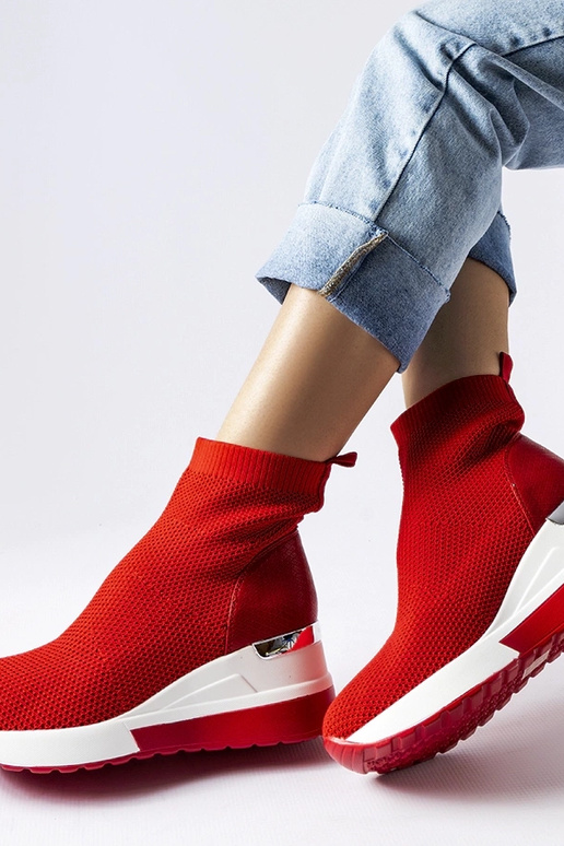 Czerwone sneakersy na koturnie z...