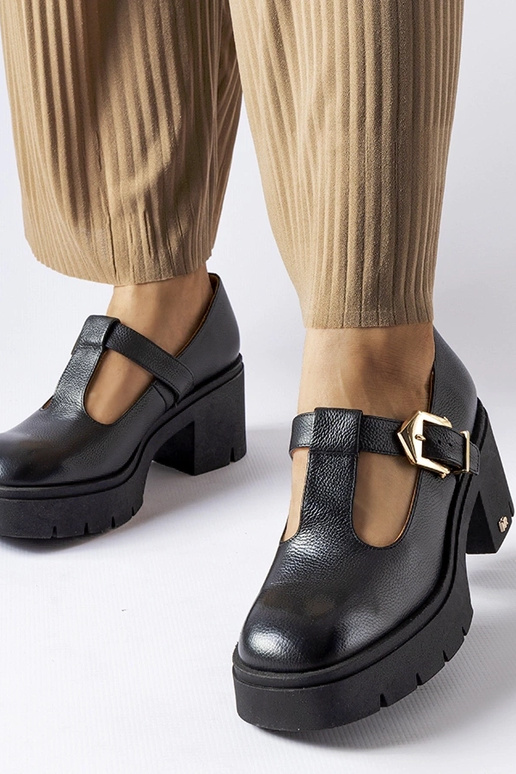 Czarne skórzane półbuty Karino