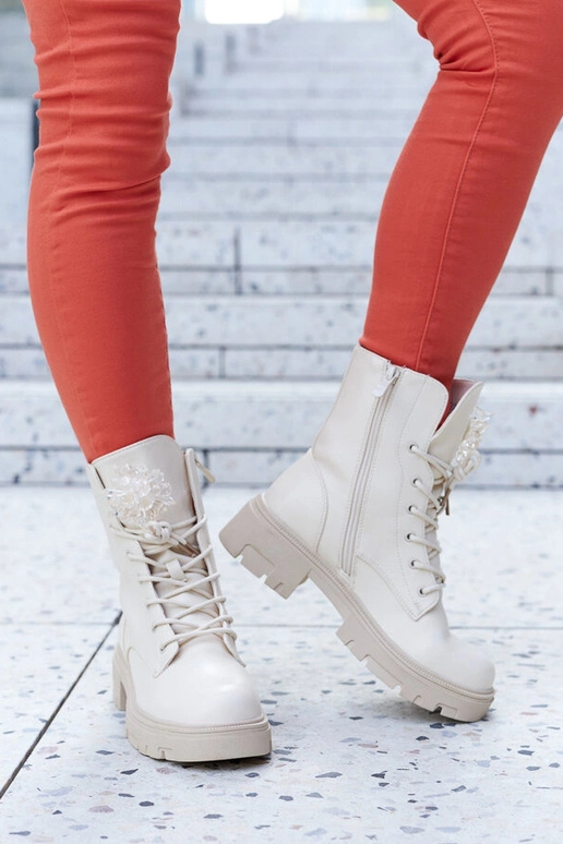 Black boots workery Black boots workery