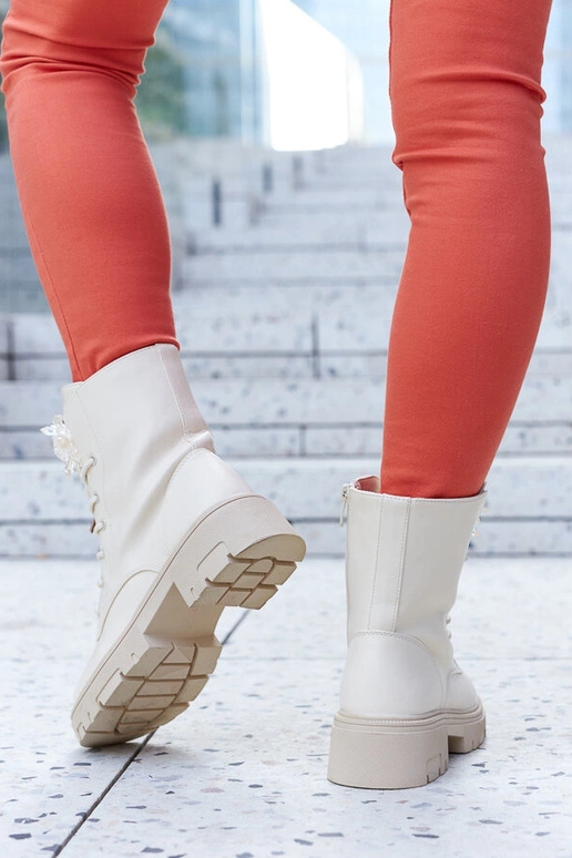 Black boots workery Black boots workery