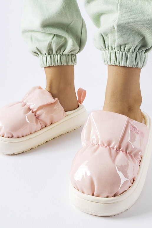 Różowe ocieplane kapcie Big Star...