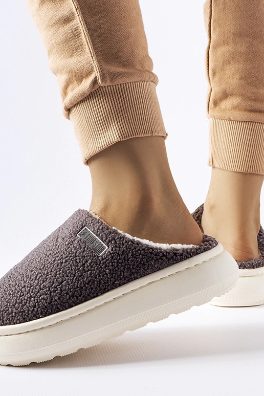 Różowe ocieplane kapcie Big Star...