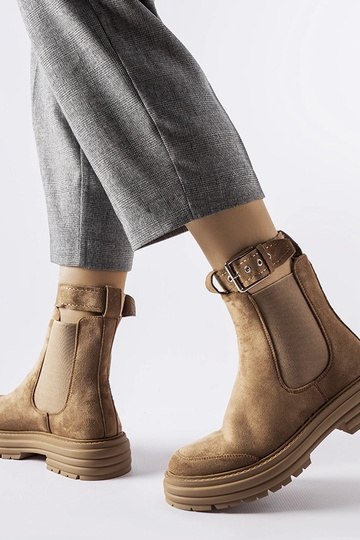 Brązowe botki z ozdobnym... 2