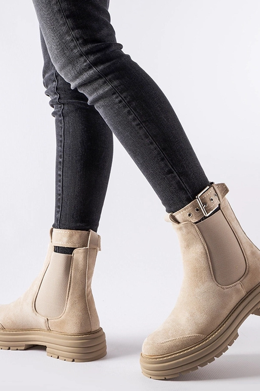 Beżowe botki z ozdobnym zapięciem Abela