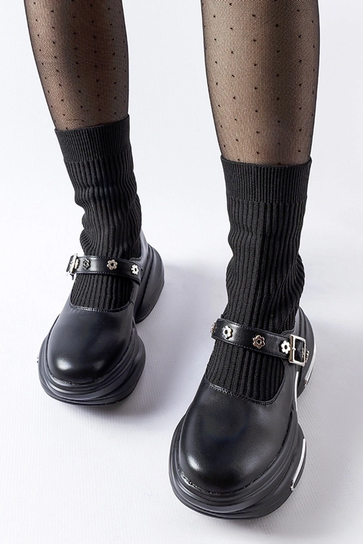 Czarne botki ze skarpetkową cholewką...