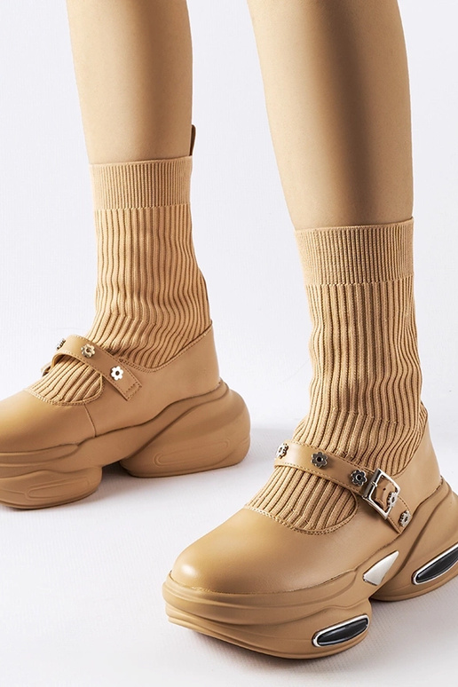 Beżowe botki ze skarpetkową cholewką... Beżowe botki ze skarpetkową cholewką...