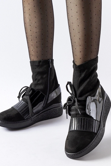 Black Valdez insulated boots 2