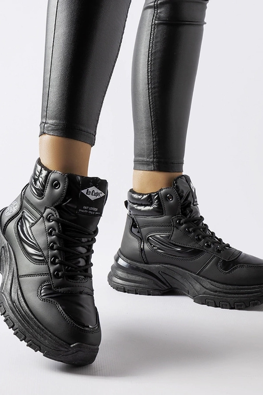 Black patent leather insulated boots... Black patent leather insulated boots...