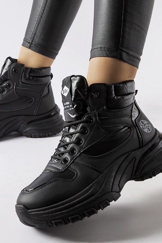 Black patent leather insulated boots... Black patent leather insulated boots...