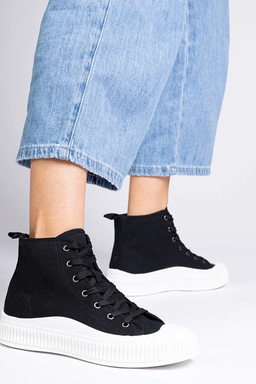 Czarne wysokie trampki na platformie...