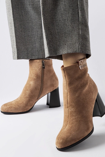 Beżowe eleganckie botki na... 2