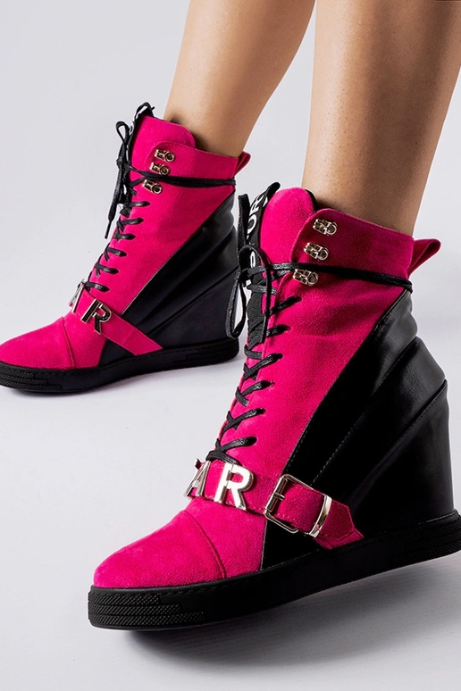 Różowo-czarne sneakersy na koturnie...