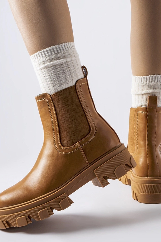 Brązowe wsuwane masywne ocieplane...