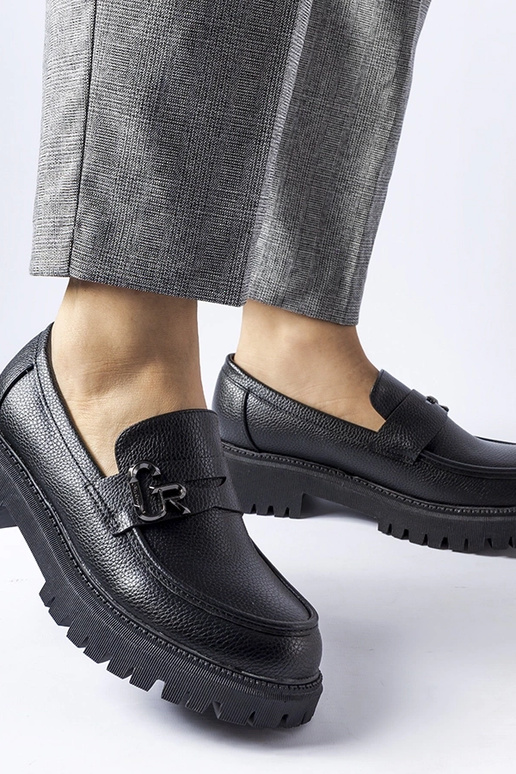 Czarne klasyczne mokasyny z klamerką...