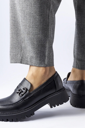 Czarne klasyczne mokasyny z... 2