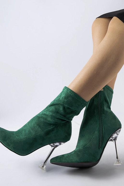 Zielone botki na ozdobnym obcasie... Zielone botki na ozdobnym obcasie...