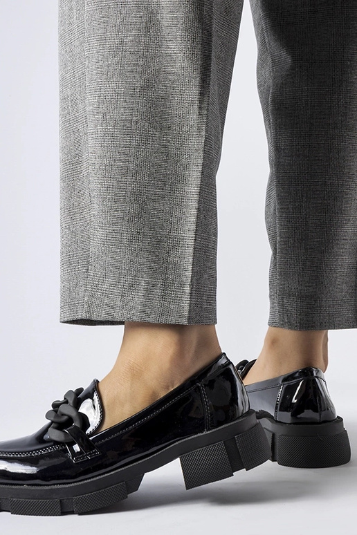 Czarne lakierowane mokasyny z...