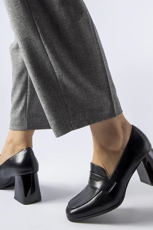 Beige high heel pumps Unos