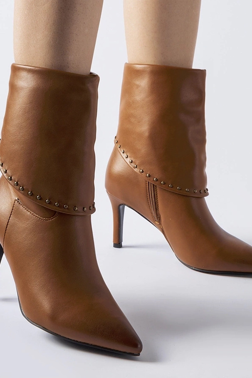 Black patent leather insulated boots... Black patent leather insulated boots...