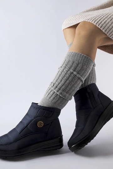 Black snowboots Nanna 2