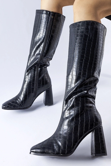 Czarne ocieplane kozaki na...