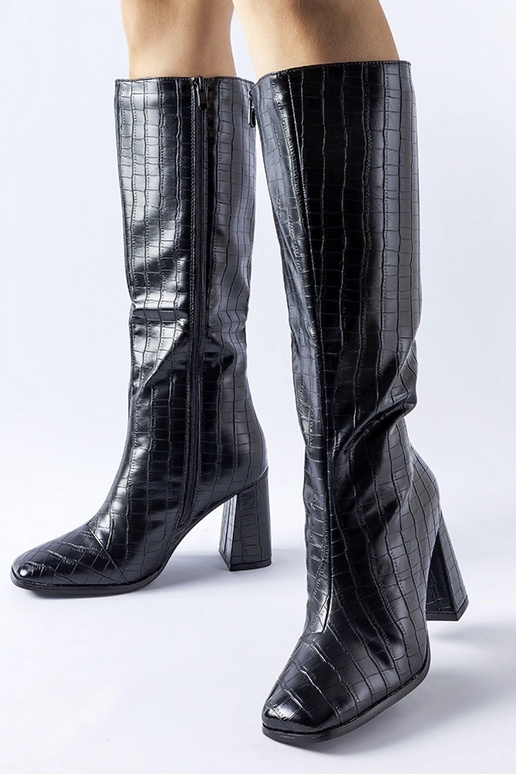 Czarne ocieplane kozaki na słupku... Czarne ocieplane kozaki na słupku...