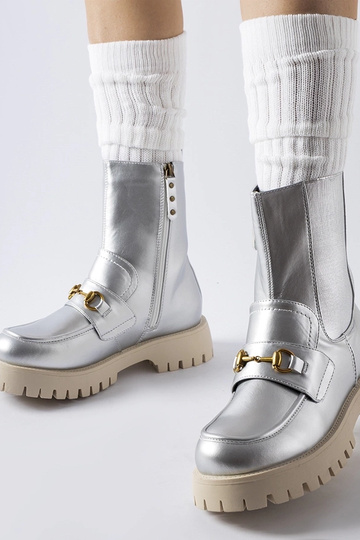 Srebrne ocieplane botki...