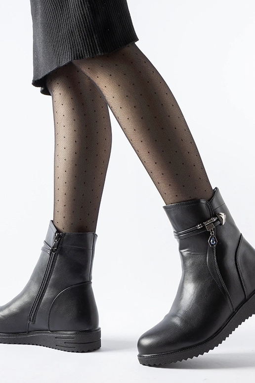 Czarne ocieplane botki z ozdobną... Czarne ocieplane botki z ozdobną...