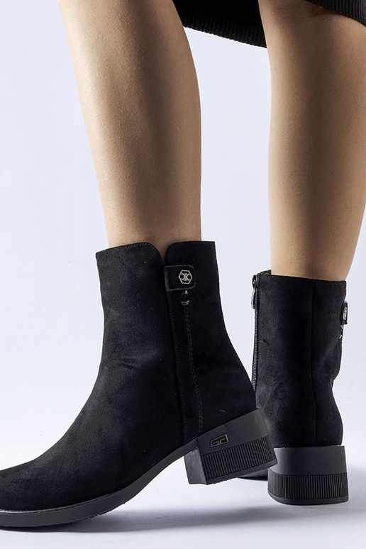 Czarne ocieplane botki ze skóry Faustin Czarne ocieplane botki ze skóry Faustin