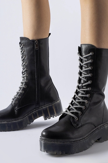 Black Valdez insulated boots