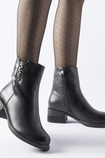 Czarne ocieplane botki z...