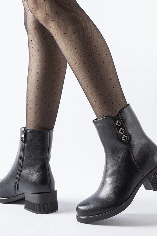 Czarne ocieplane botki z cyrkoniami... Czarne ocieplane botki z cyrkoniami...