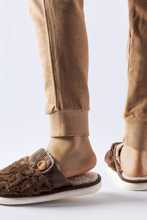 Black slippers with fur insulated Valle