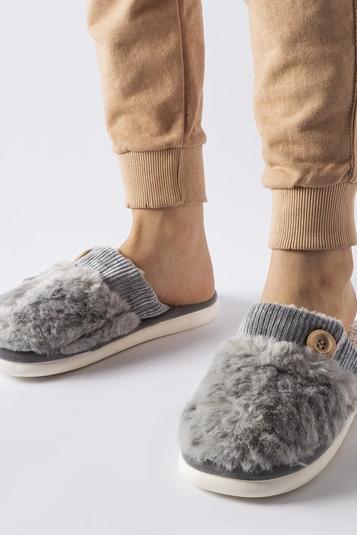 Black slippers with fur insulated Valle