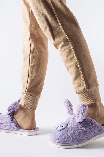 Black slippers with fur... 2